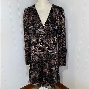 Adelyn Rae Black and Gold Long Sleeve Dress